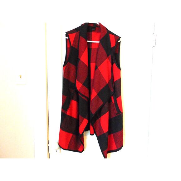 Sleeveless Vest in red buffalo check design 100% polyester Unbranded Size Xl - Picture 1 of 8